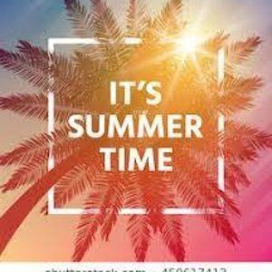 Mystery 5 items that have something to do with summer💖